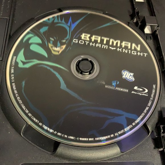 Batman: Gotham Knight BLU-RAY BLOCKBUSTER DVD - Picture 4 of 6